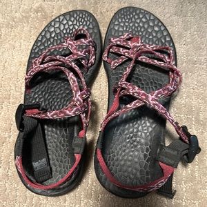 Maroon Chacos